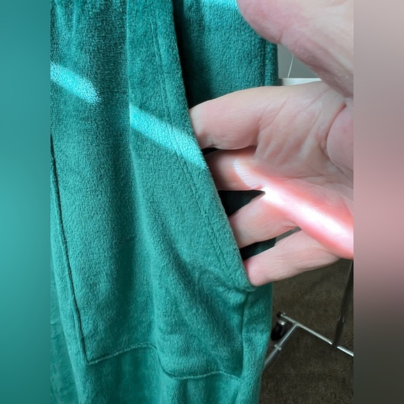 Stars Above - M - Velour Joggers - Green -   Drawstring - Picture 3 of 8